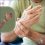 آرتروز مچ دست چیست و چرا باید از مچ بند طبی استفاده شود؟
